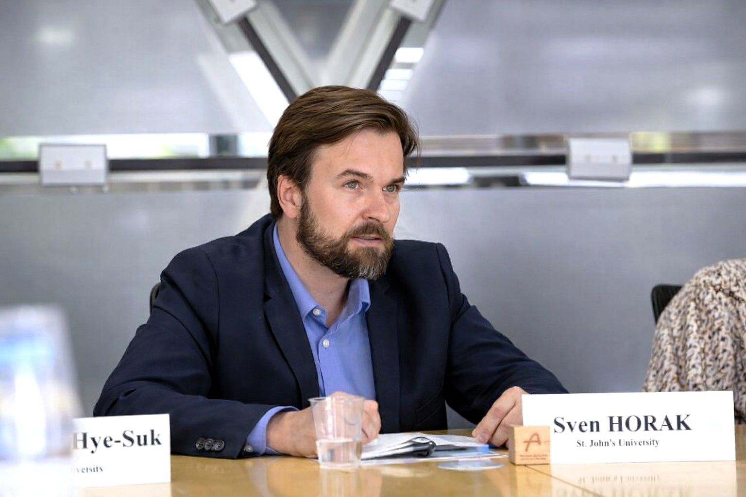 Dr. Sven Horak